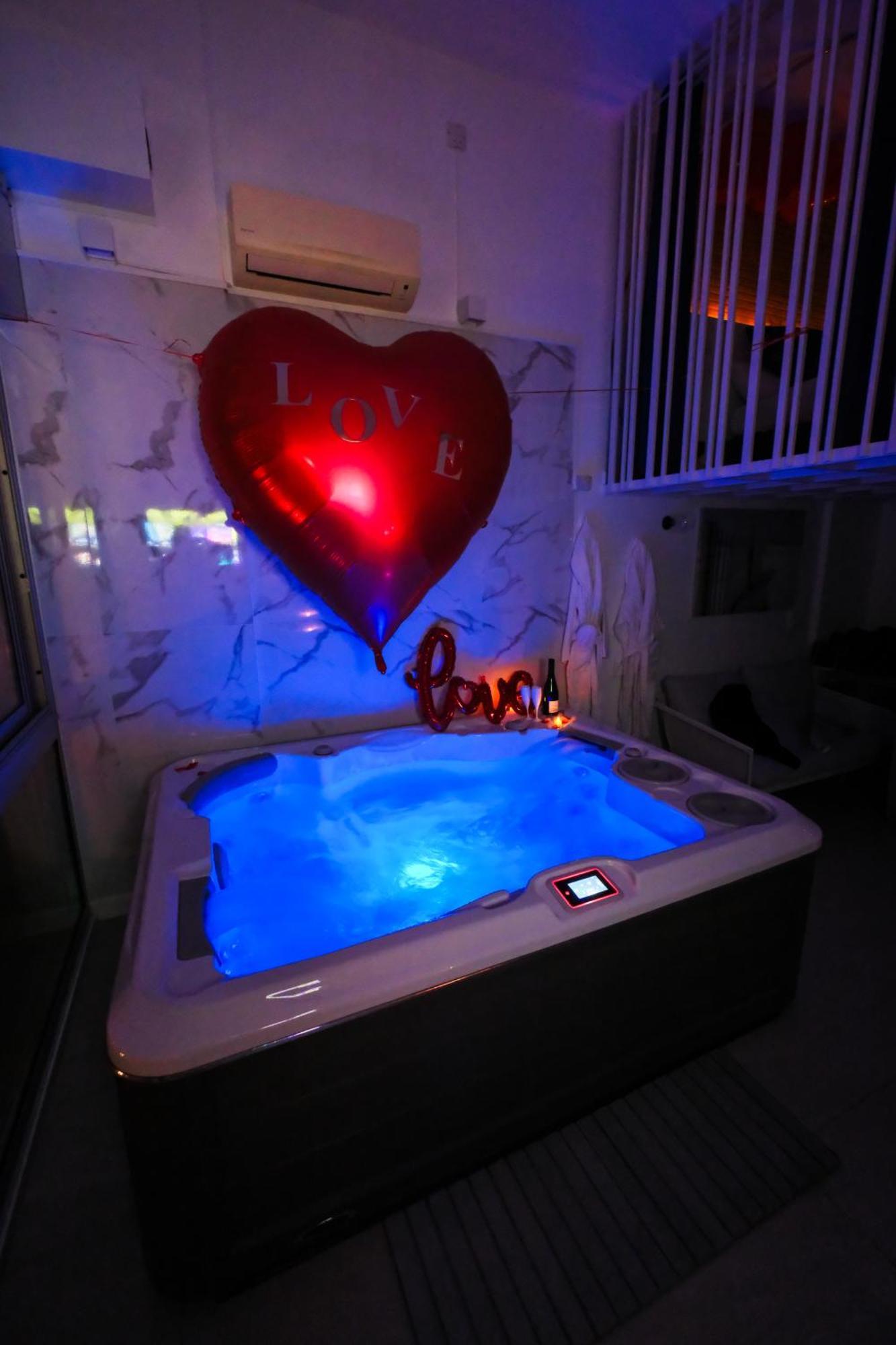 Villa Bono Jacuzzi & Spa Saint-Laurent-du-Var Buitenkant foto